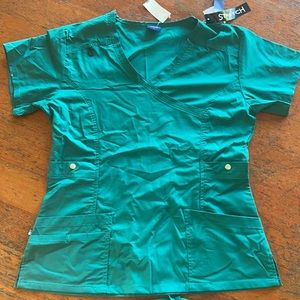 Teal/Green scrub set.